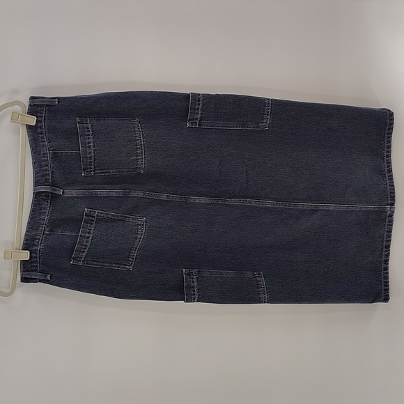 Old Navy Drapey Denim Mid Rise Size 10 Midi Denim Skirt Split Front - Picture 5 of 6